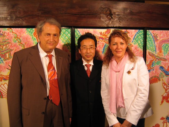 Artists Marcestel, Rei Torii & journalist Judit Kawaguchi at Torii's exhibition in Tokyo in August 2006